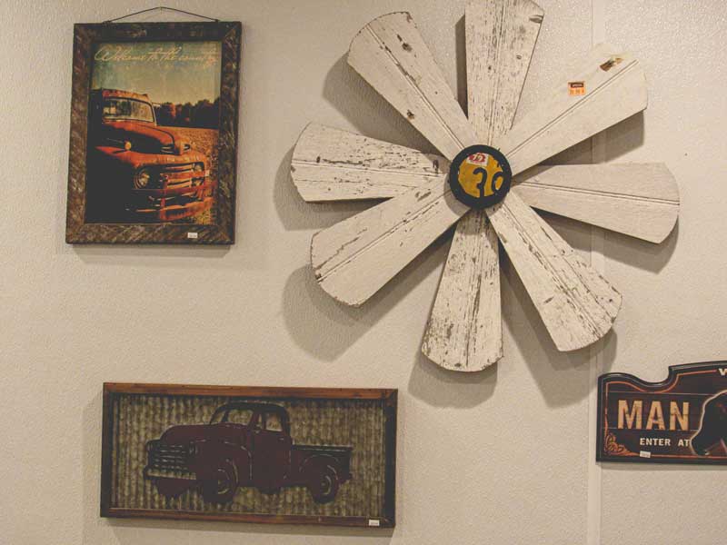 Random assortment of crafts and gifts slideshow